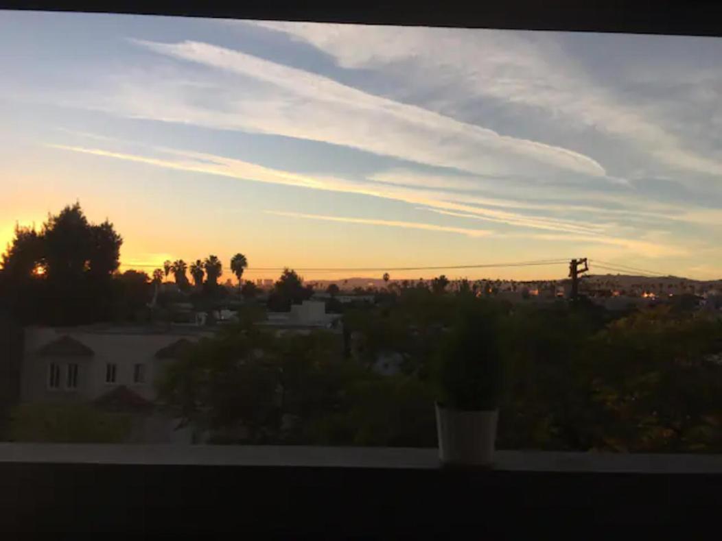 Hollywood Studio With Pool And Balcony Apartamento