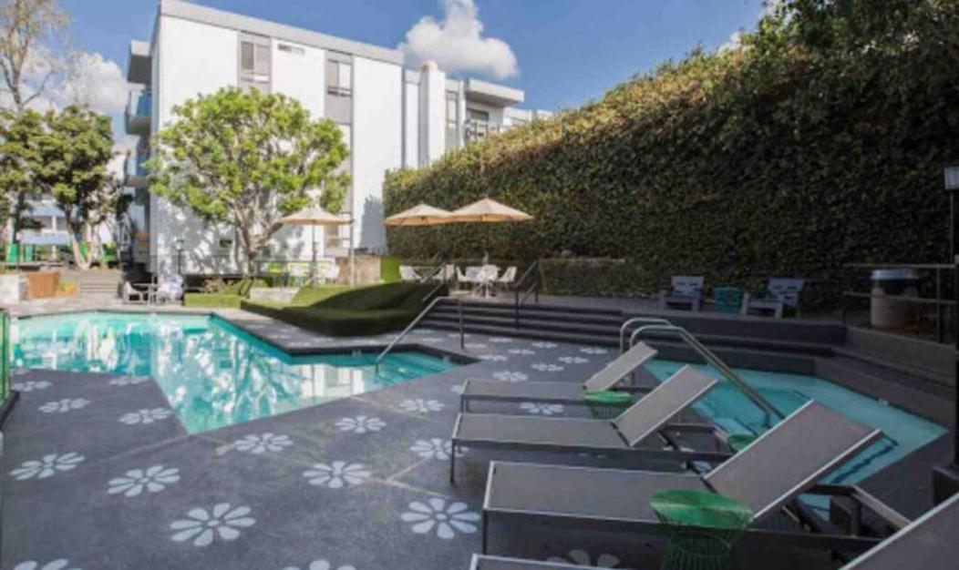 Apartamento Hollywood Studio With Pool And Balcony *