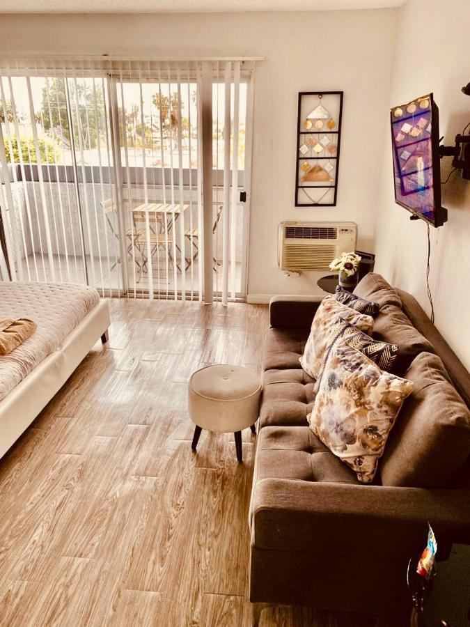 Apartamento Hollywood Studio With Pool And Balcony
