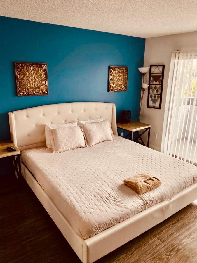 Apartamento Hollywood Studio With Pool And Balcony Los Ángeles