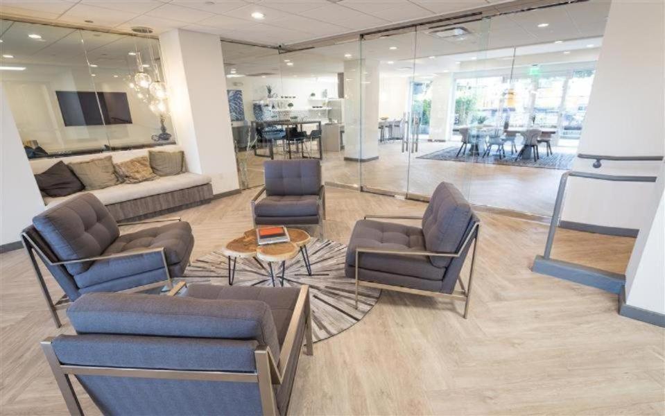 Apartamento Hollywood Studio With Pool And Balcony